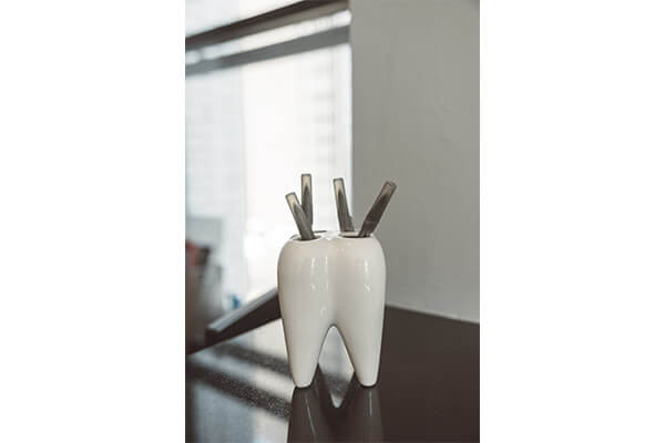 tooth-penholder